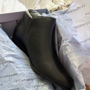 AEROSOLES Black Leather Chukka Boots for Women